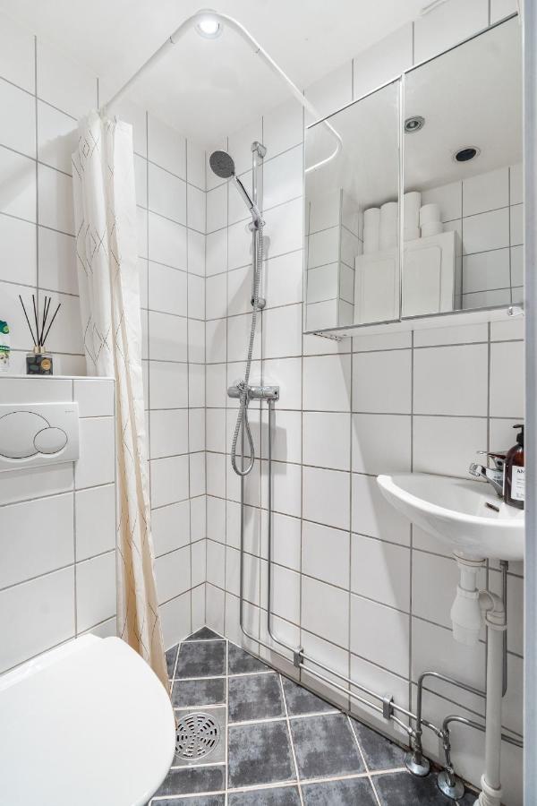 Small And Cheap - 6 Ppl - Super Central - Balcony Oslo Exterior foto